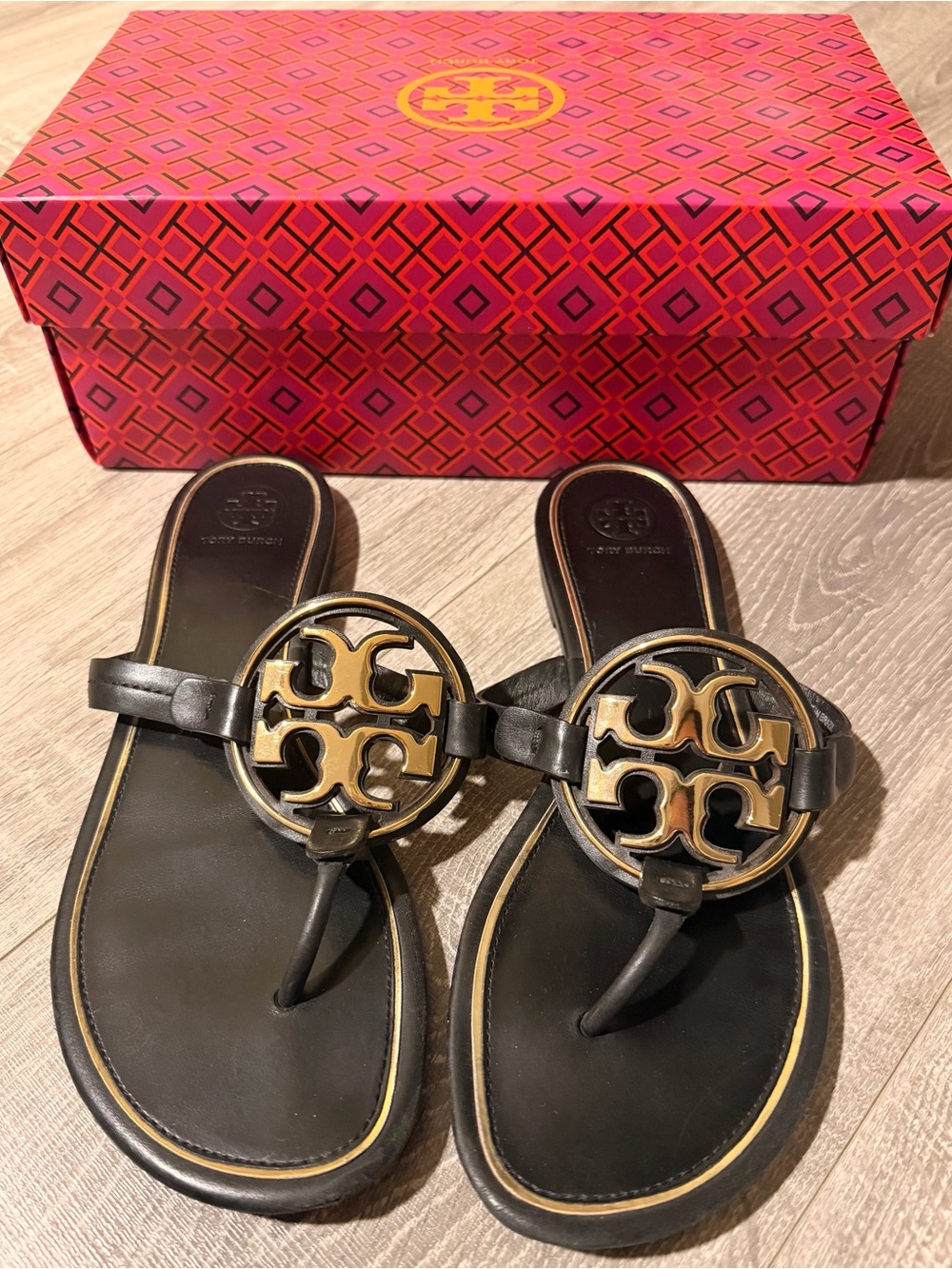 Tory Burch Black Calf Leather Metallic Miller Thong Sandals with Gold size 9